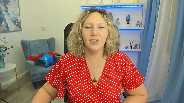 NinaStarle online show from April 29, 11:25 am