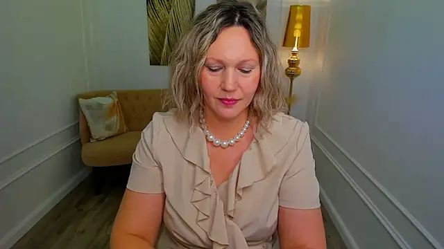 Snapshot of NinaStarle chatting on February 6, 11:39 am NinaStarle online show from February 6, 11:39 am