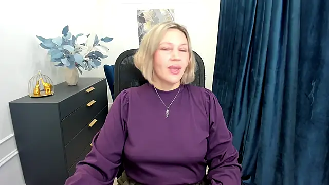 NinaStarle online show from October 11, 4:46 am