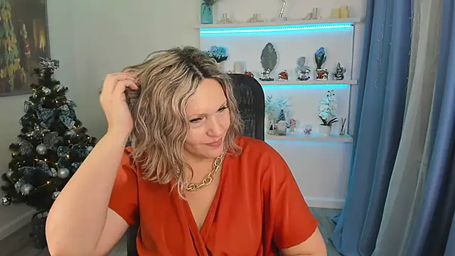 Snapshot of NinaStarle chatting on December 14, 4:29 am NinaStarle online show from December 14, 4:29 am