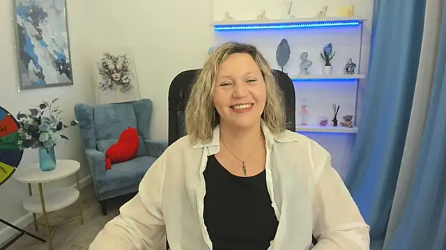 NinaStarle online show from April 19, 11:33 am