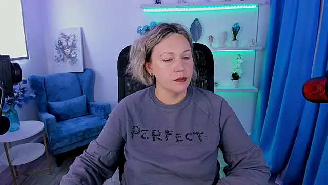 NinaStarle online show from September 27, 4:29 am
