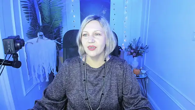 NinaStarle online show from October 17, 4:49 am