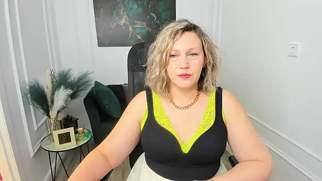 NinaStarle online show from April 10, 4:30 am