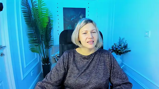 NinaStarle online show from October 15, 4:33 am