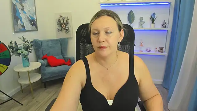 NinaStarle online show from May 14, 11:40 am