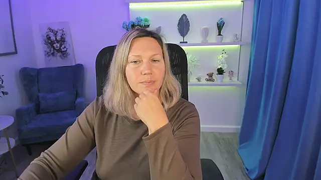 NinaStarle online show from September 13, 11:32 am