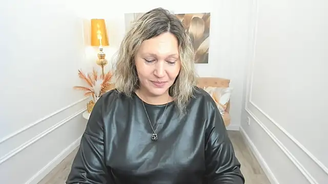 NinaStarle online show from May 15, 12:03 pm