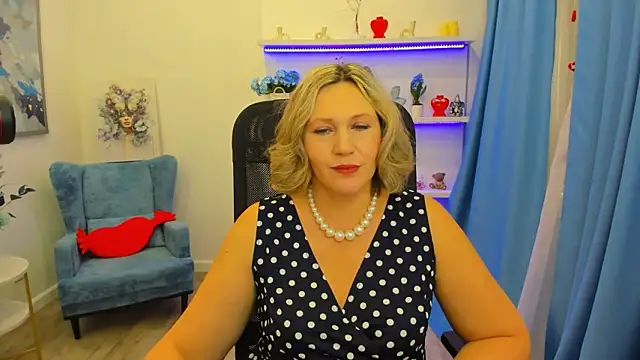 Snapshot of NinaStarle chatting on February 20, 11:45 am NinaStarle online show from February 20, 11:45 am