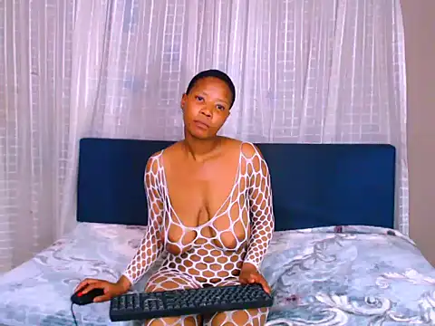 Snapshot of ebonyfirexx chatting on September 9, 6:39 pm ebonyfirexx online show from September 9, 6:39 pm