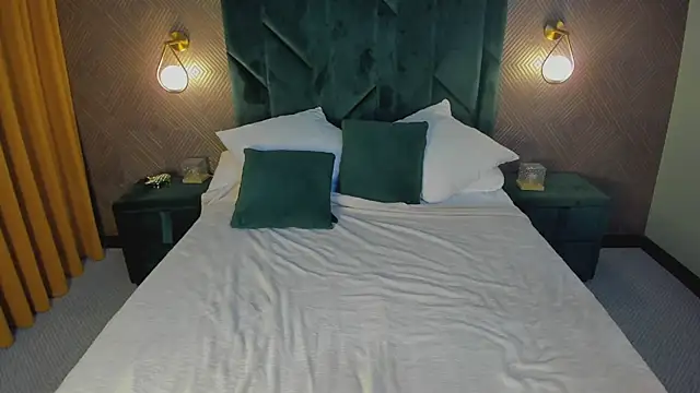 Chloee White online show from January 15, 9:45 am