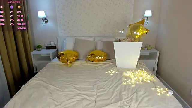 Chloee White online show from December 5, 10:03 am