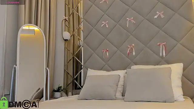 Chloee White online show from April 13, 9:24 am