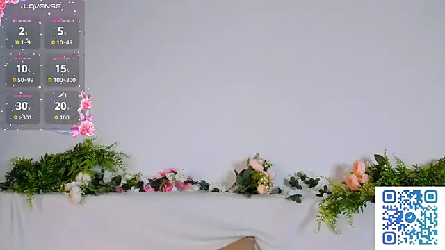 girlllsooft online show from October 9, 6:19 pm