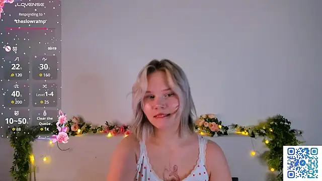 girlllsooft online show from October 25, 1:45 pm