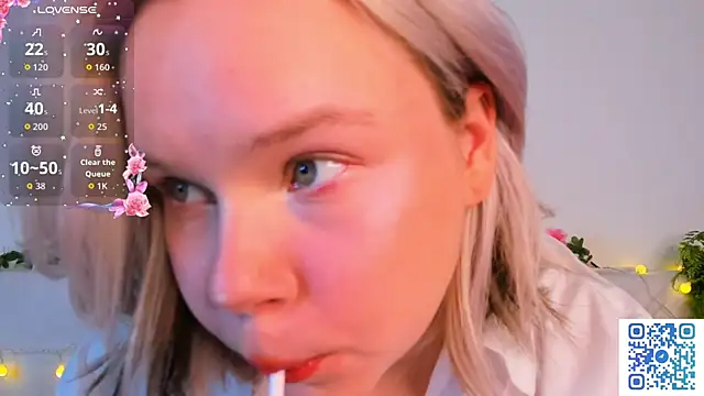 girlllsooft online show from November 10, 1:43 am