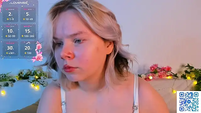 girlllsooft online show from November 13, 1:31 am