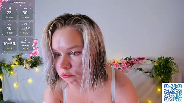 girlllsooft online show from November 3, 1:22 am