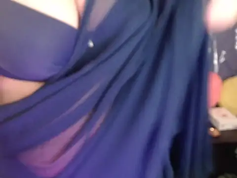 Snapshot of anika_bold chatting on November 20, 3:51 am anika bold online show from November 20, 3:51 am