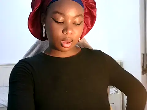 zoe215 online show from May 17, 12:38 pm