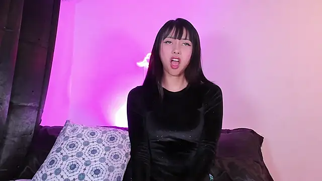 Snapshot of Londonttipton chatting on October 9, 11:16 pm Londonttipton online show from October 9, 11:16 pm