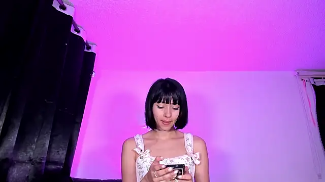 Londonttipton online show from November 11, 1:55 am