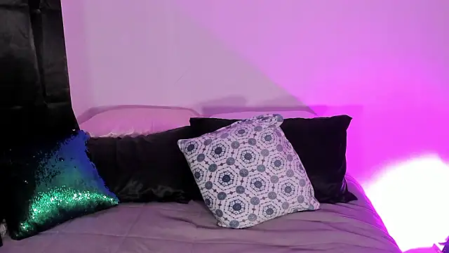 Londonttipton online show from February 5, 5:47 am