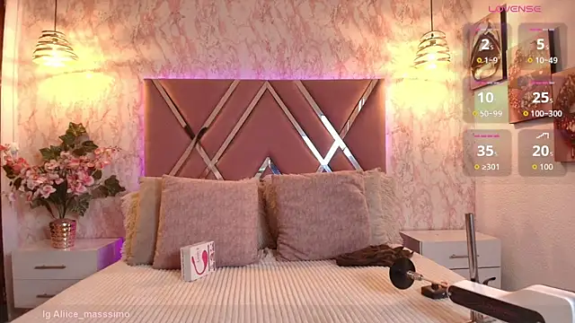 Snapshot of Aliice1_ chatting on October 10, 7:15 pm Aliice1 online show from October 10, 7:15 pm