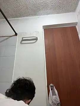 Michaell Spinelly online show from October 28, 7:35 pm