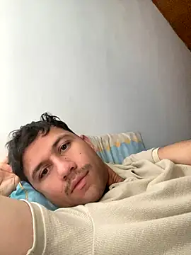 Michaell Spinelly online show from November 2, 3:28 pm