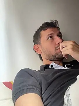 Michaell Spinelly online show from October 26, 2:39 pm