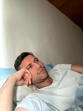 Michaell Spinelly online show from November 5, 8:01 pm