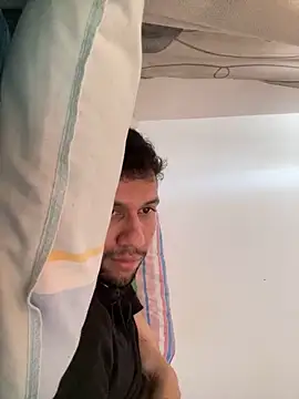 Michaell Spinelly online show from January 6, 3:05 pm