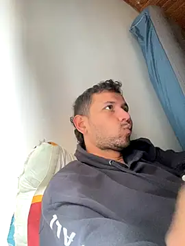 Michaell Spinelly online show from October 25, 2:28 pm