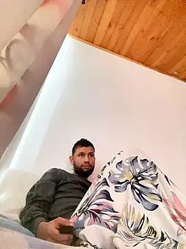 Michaell Spinelly online show from January 18, 1:36 pm