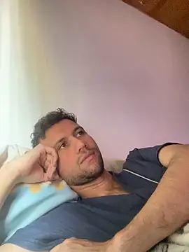 Michaell Spinelly online show from November 17, 7:29 pm