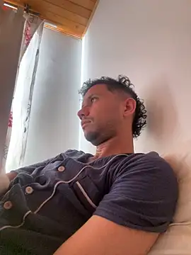 Michaell Spinelly online show from December 19, 3:47 pm