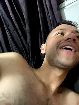 Michaell Spinelly online show from November 7, 9:08 pm