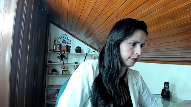 Snapshot of katherine_blair chatting on November 1, 12:54 pm katherine blair online show from November 1, 12:54 pm