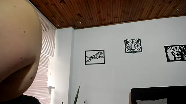 Snapshot of katherine_blair chatting on July 9, 12:04 pm katherine blair online show from July 9, 12:04 pm