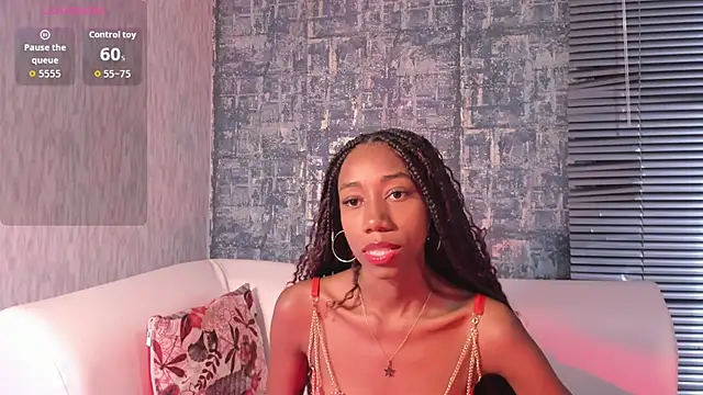 NathalyLeen online show from December 3, 8:30 pm