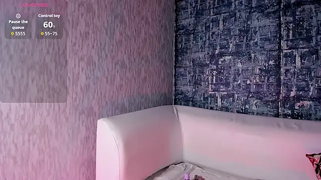 NathalyLeen online show from November 14, 8:45 pm