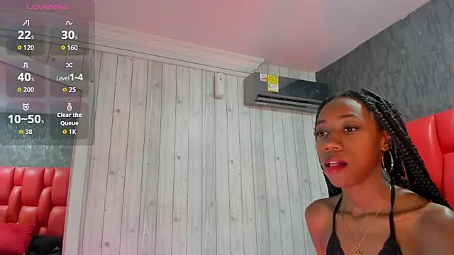 NathalyLeen online show from November 12, 10:46 pm