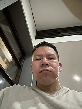 Snapshot of Manu0586 chatting on February 16, 11:35 pm Manu0586 online show from February 16, 11:35 pm