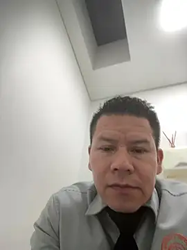 Snapshot of Manu0586 chatting on February 1, 5:06 am Manu0586 online show from February 1, 5:06 am