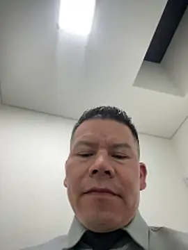 Snapshot of Manu0586 chatting on February 8, 6:11 am Manu0586 online show from February 8, 6:11 am