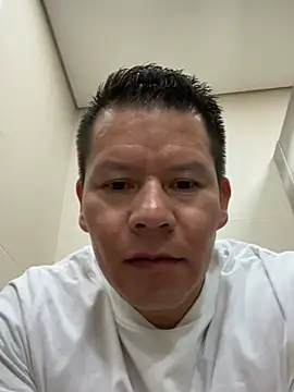 Snapshot of Manu0586 chatting on February 5, 11:06 am Manu0586 online show from February 5, 11:06 am