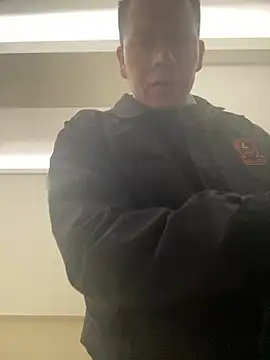 Snapshot of Manu0586 chatting on February 19, 1:35 am Manu0586 online show from February 19, 1:35 am