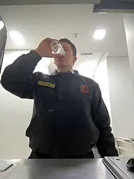 Snapshot of Manu0586 chatting on January 14, 8:07 am Manu0586 online show from January 14, 8:07 am