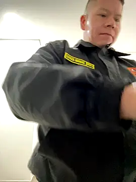 Snapshot of Manu0586 chatting on December 21, 8:16 am Manu0586 online show from December 21, 8:16 am